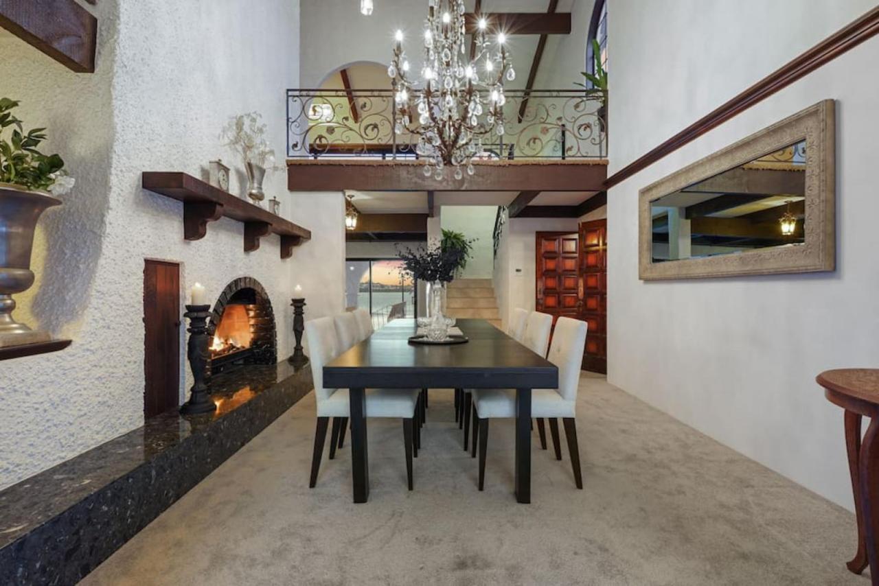 Magnificent Beachfront Mansion - Pool - Fireplace Окленд Экстерьер фото
